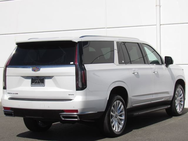 Used 2024 Cadillac Escalade ESV Luxury AWD/4WD image 6