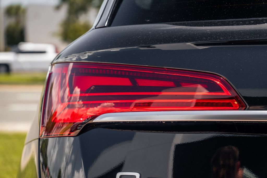 Used 2022 Audi Q5 2.0T Premium AWD/4WD image 11