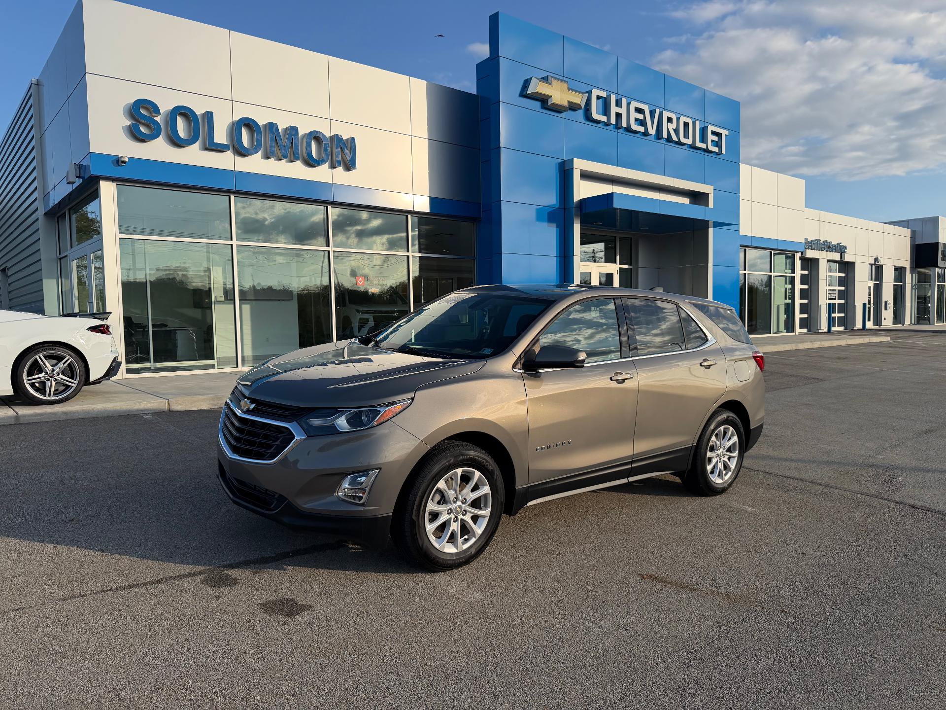 Certified 2019 Chevrolet Equinox LT AWD/4WD image 2