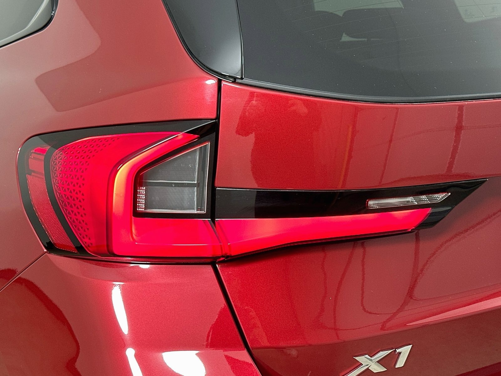 New 2027 BMW X1 xDrive28i AWD/4WD image 12