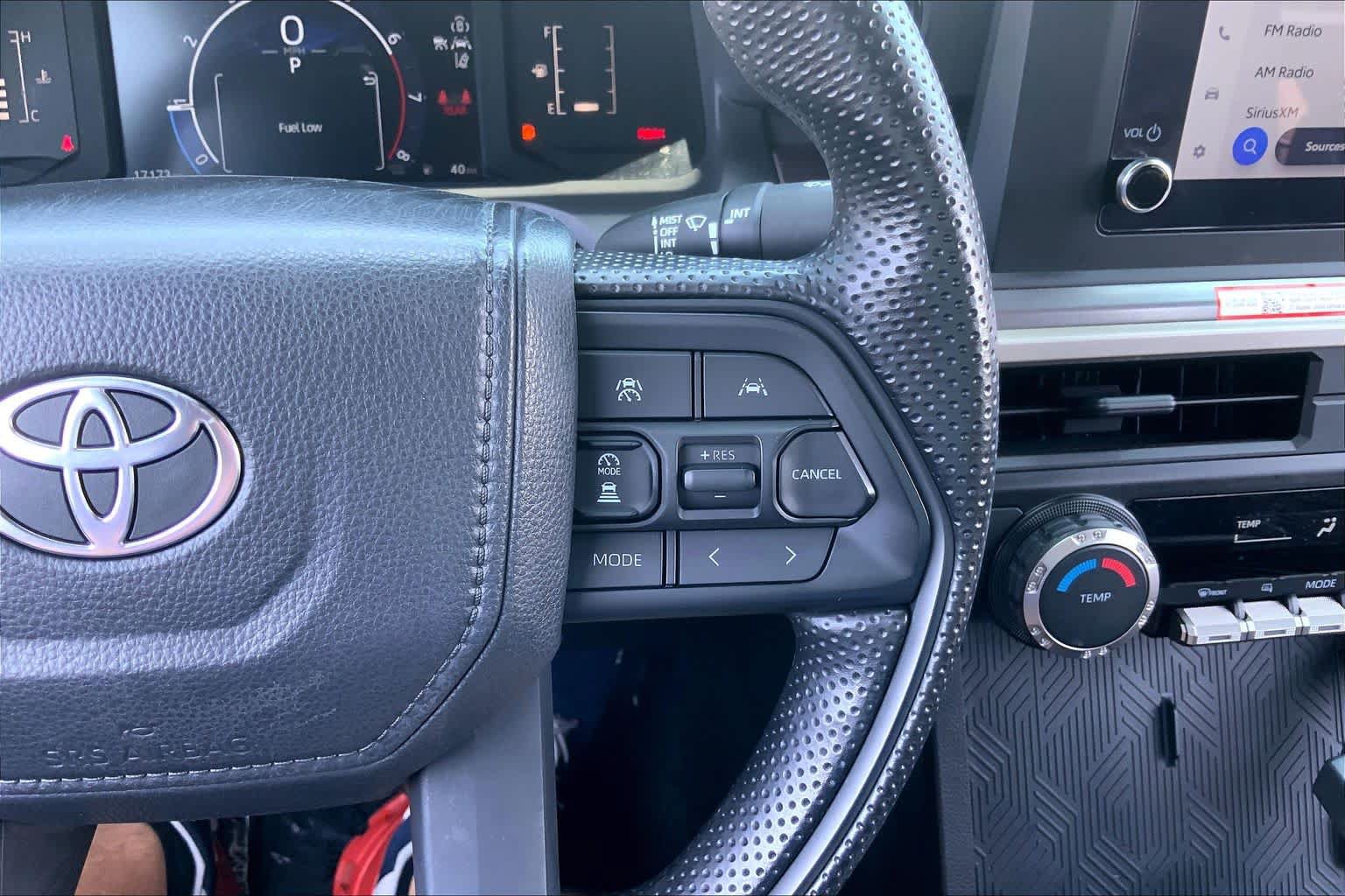 Used 2025 Toyota Tacoma SR5 AWD/4WD image 25