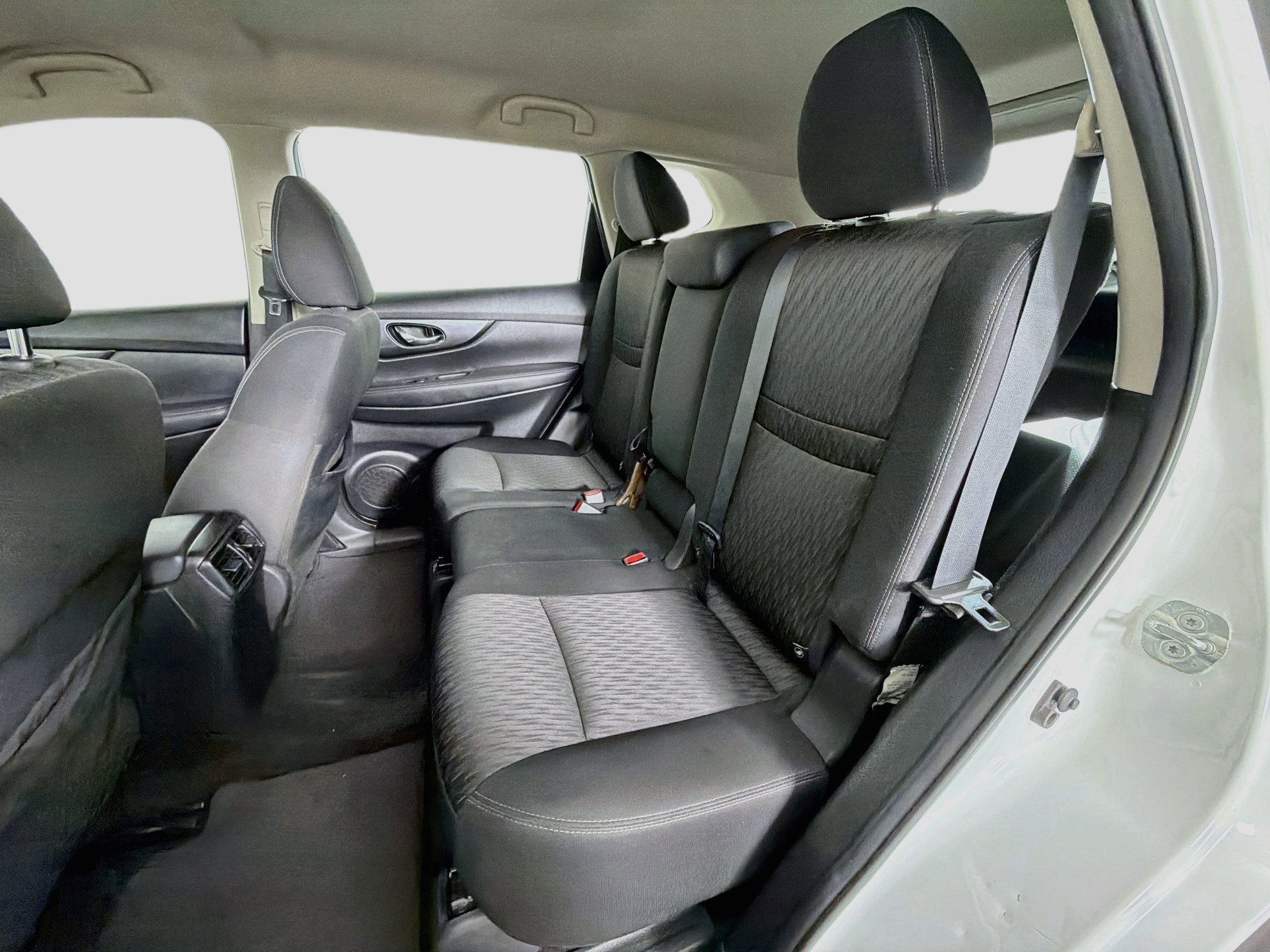 Used 2018 Nissan Rogue S FWD image 26