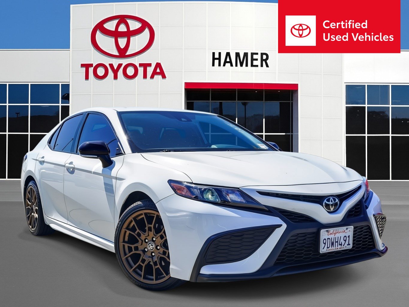 Used 2023 Toyota Camry SE w/ Protection Package (Q2) (TMS) FWD image 1