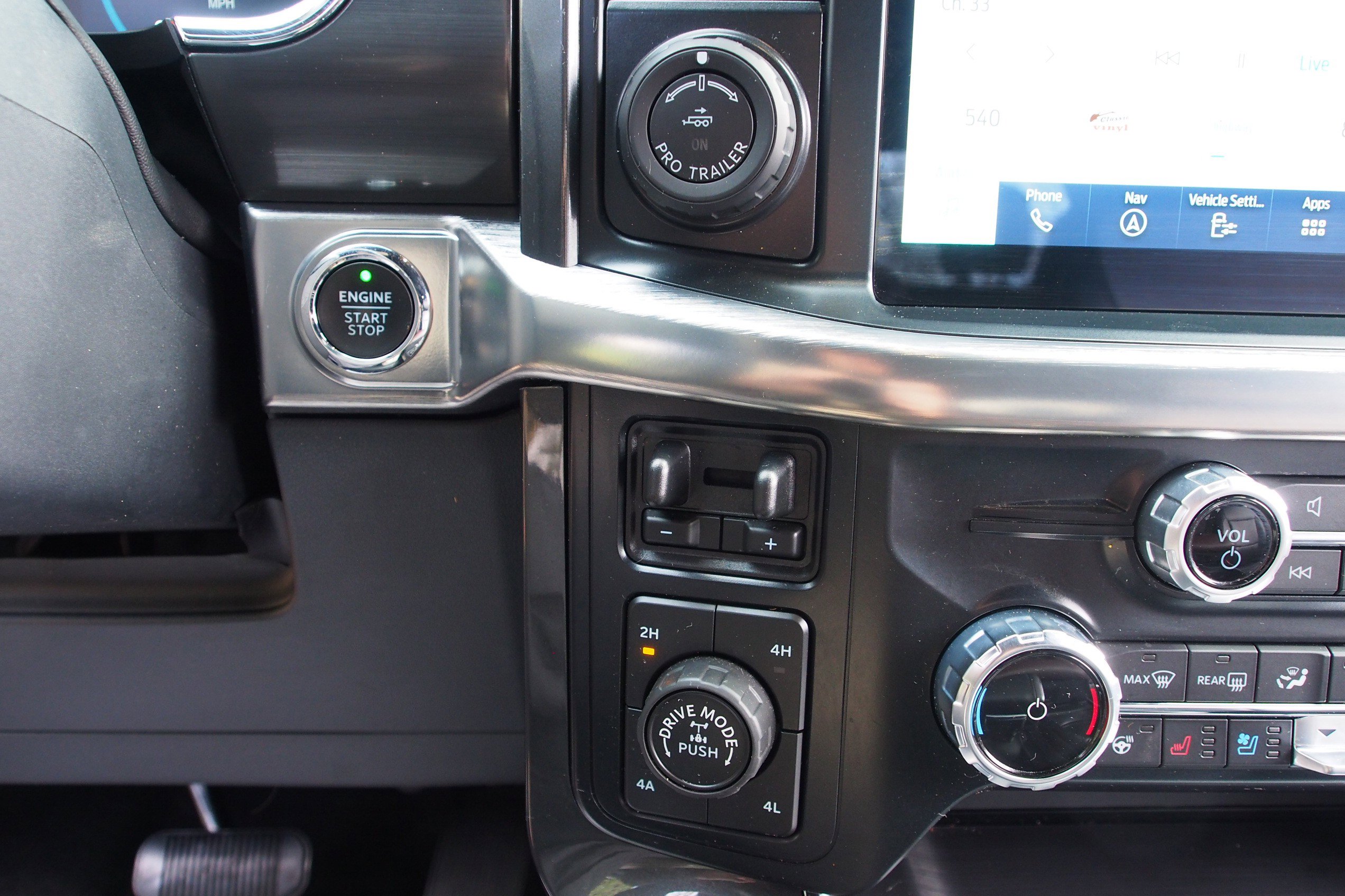 Used 2022 Ford F150 Lariat w/ Equipment Group 502A High AWD/4WD image 24