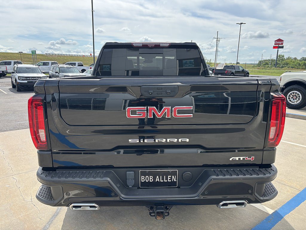 Used 2024 GMC Sierra 1500 AT4 w/ Technology Package AWD/4WD image 4