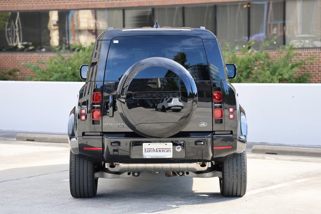 Used 2022 Land Rover Defender 110 X-Dynamic HSE AWD/4WD image 3