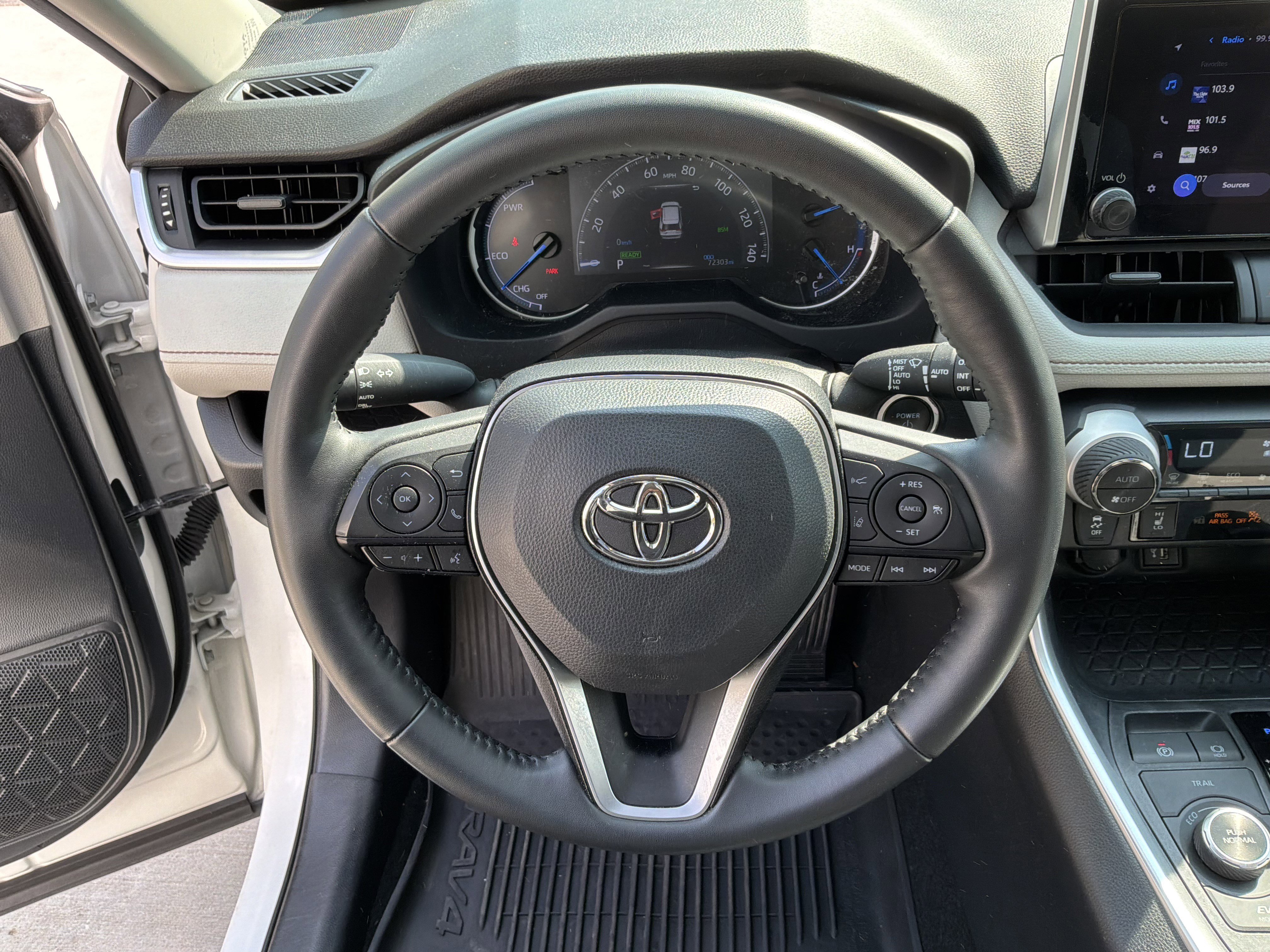 Used 2023 Toyota RAV4 XLE w/ Convenience Package image 19