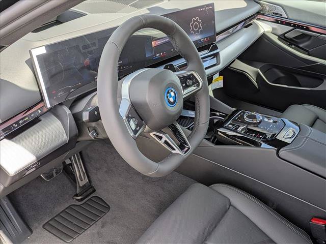 New 2027 BMW 550e xDrive w/ Executive Package AWD/4WD image 3
