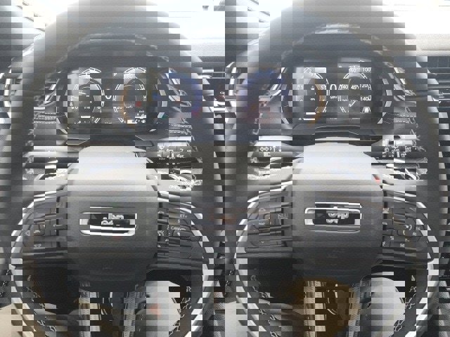 New 2025 Jeep Grand Cherokee Altitude image 12