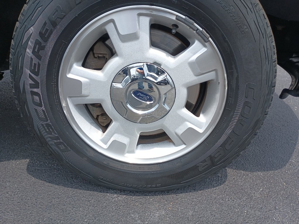 Used 2013 Ford F150 XLT w/ Mid Equipment Group RWD image 10