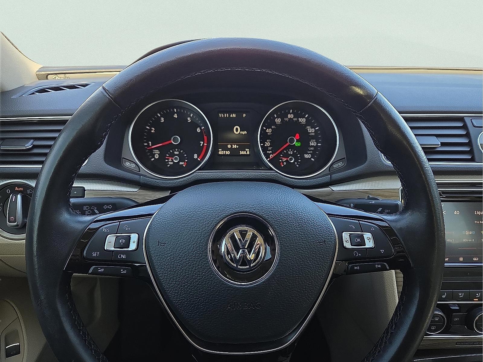 Used 2017 Volkswagen Passat 1.8T SEL Premium image 24