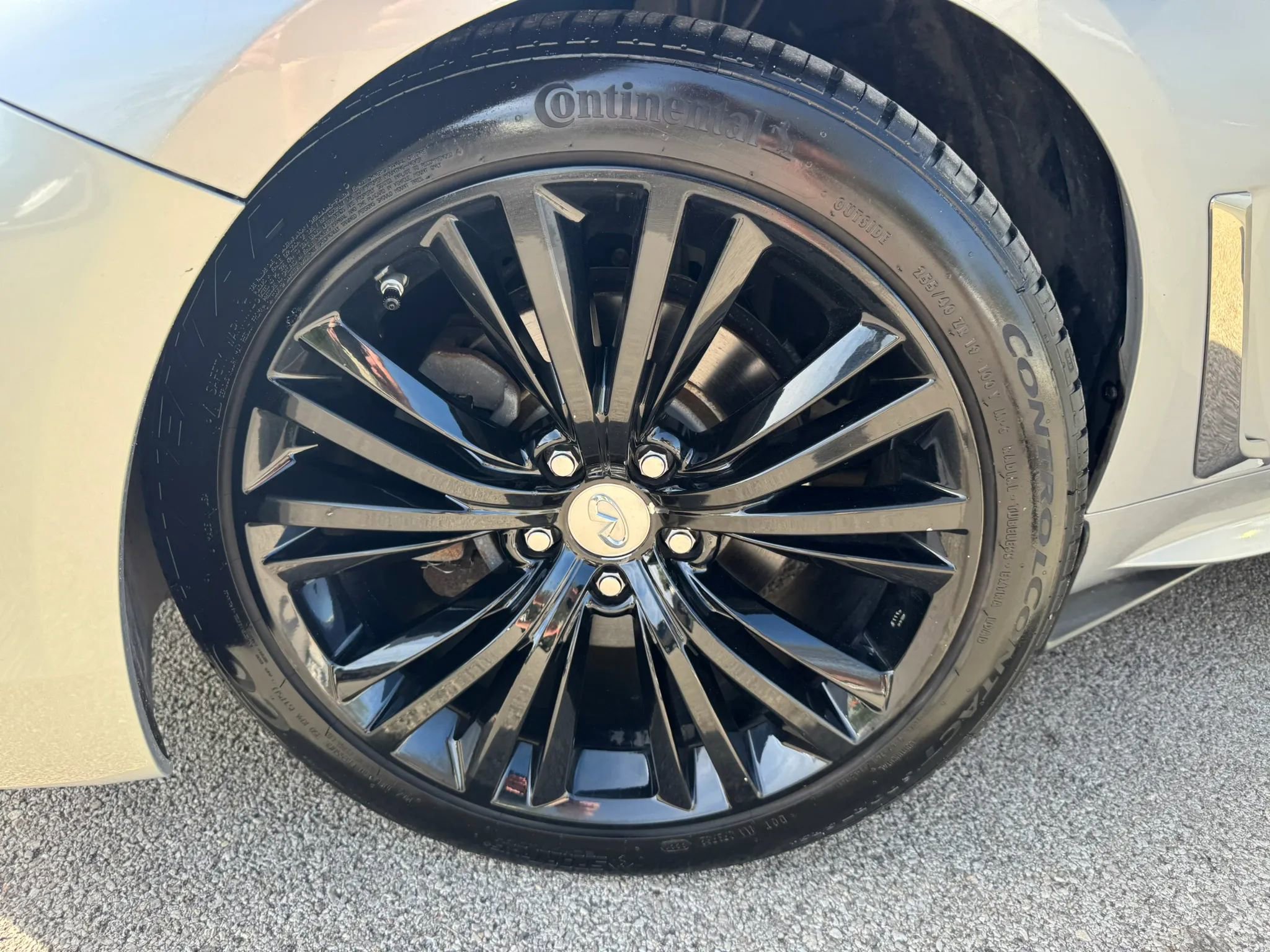 Used 2017 INFINITI Q60 3.0t w/ Premium Plus Package 3.0T AWD/4WD image 27