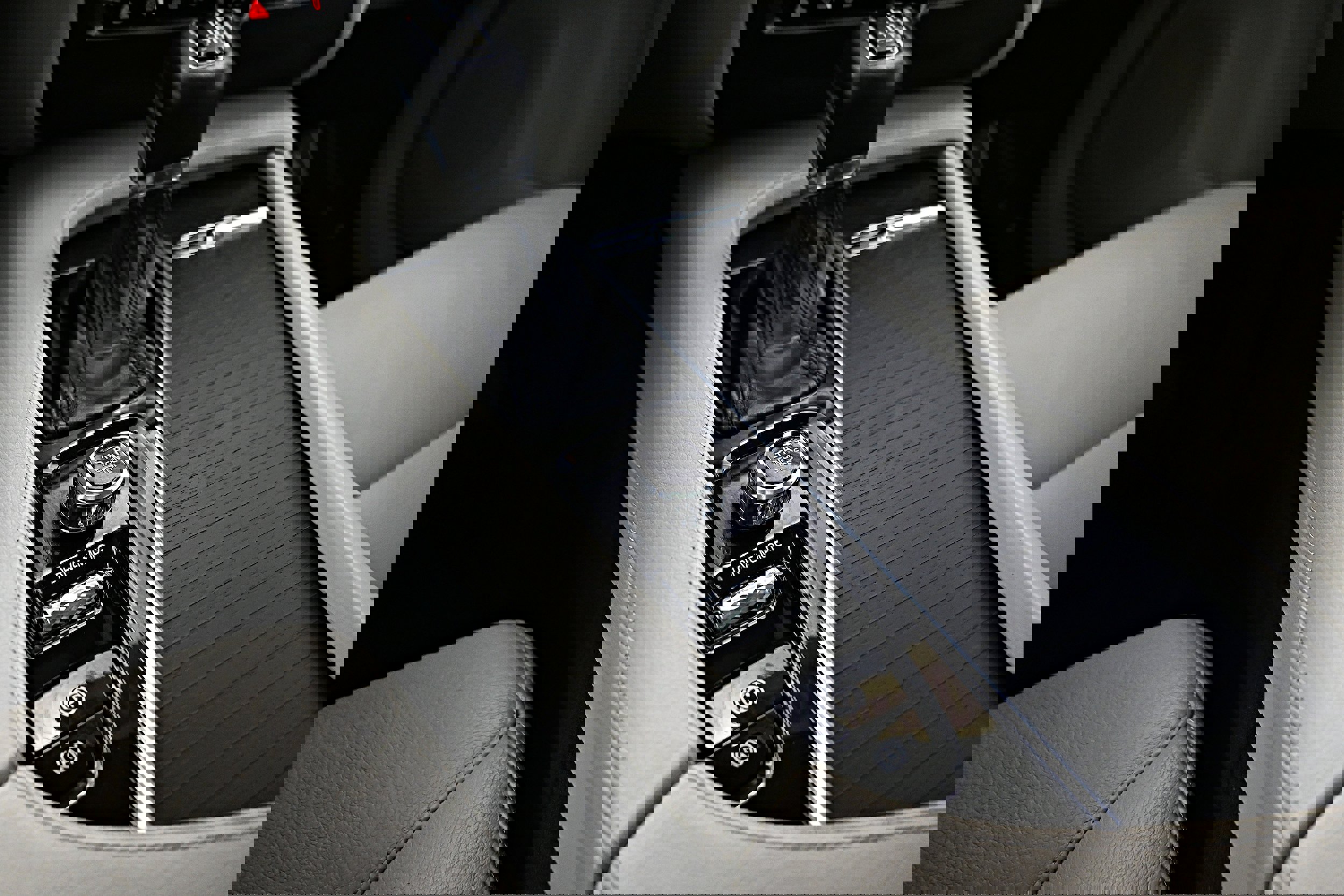 Used 2020 Volvo XC90 T6 Momentum image 16