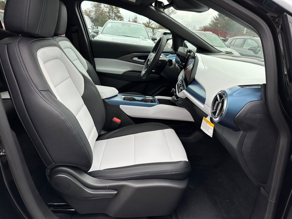 New 2026 Chevrolet Equinox EV LT image 25