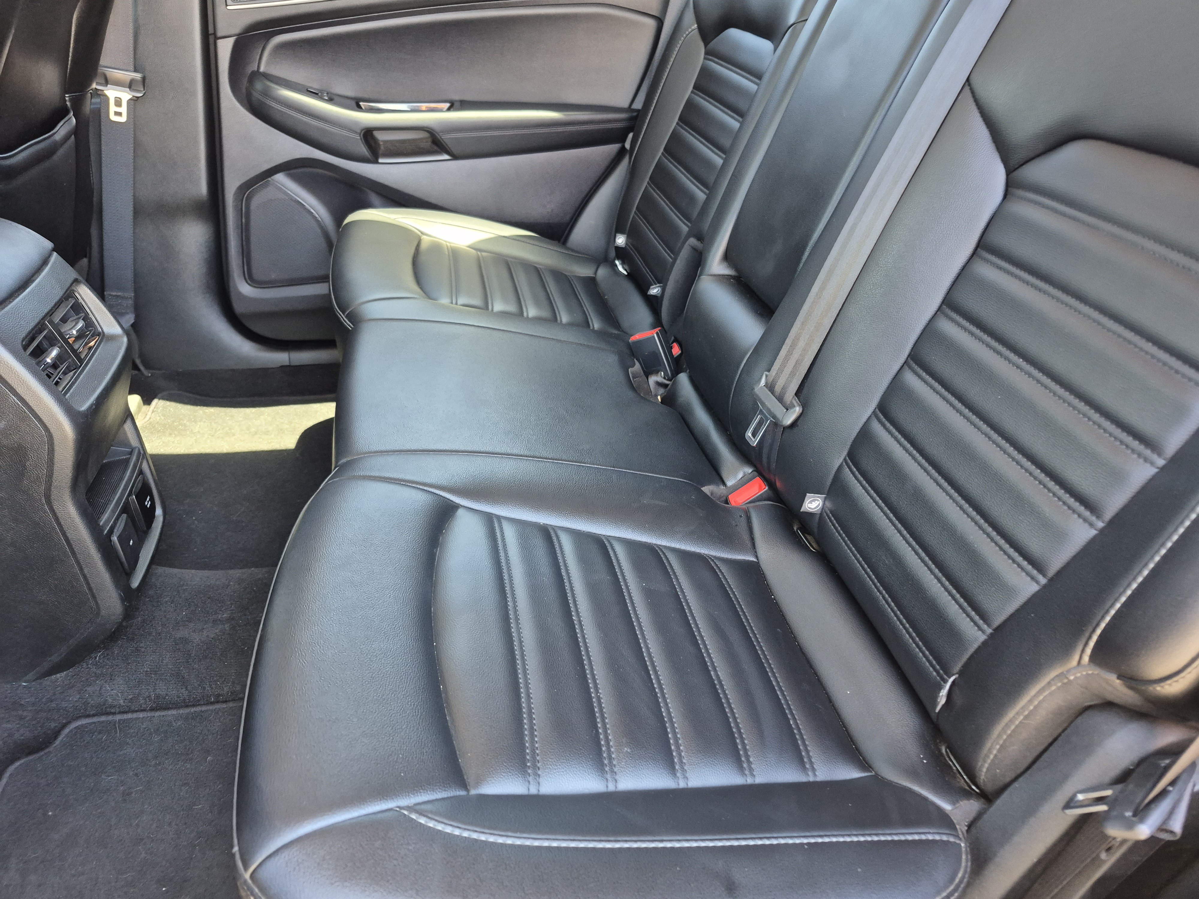 Used 2019 Ford Edge SEL w/ Equipment Group 201A AWD/4WD image 17