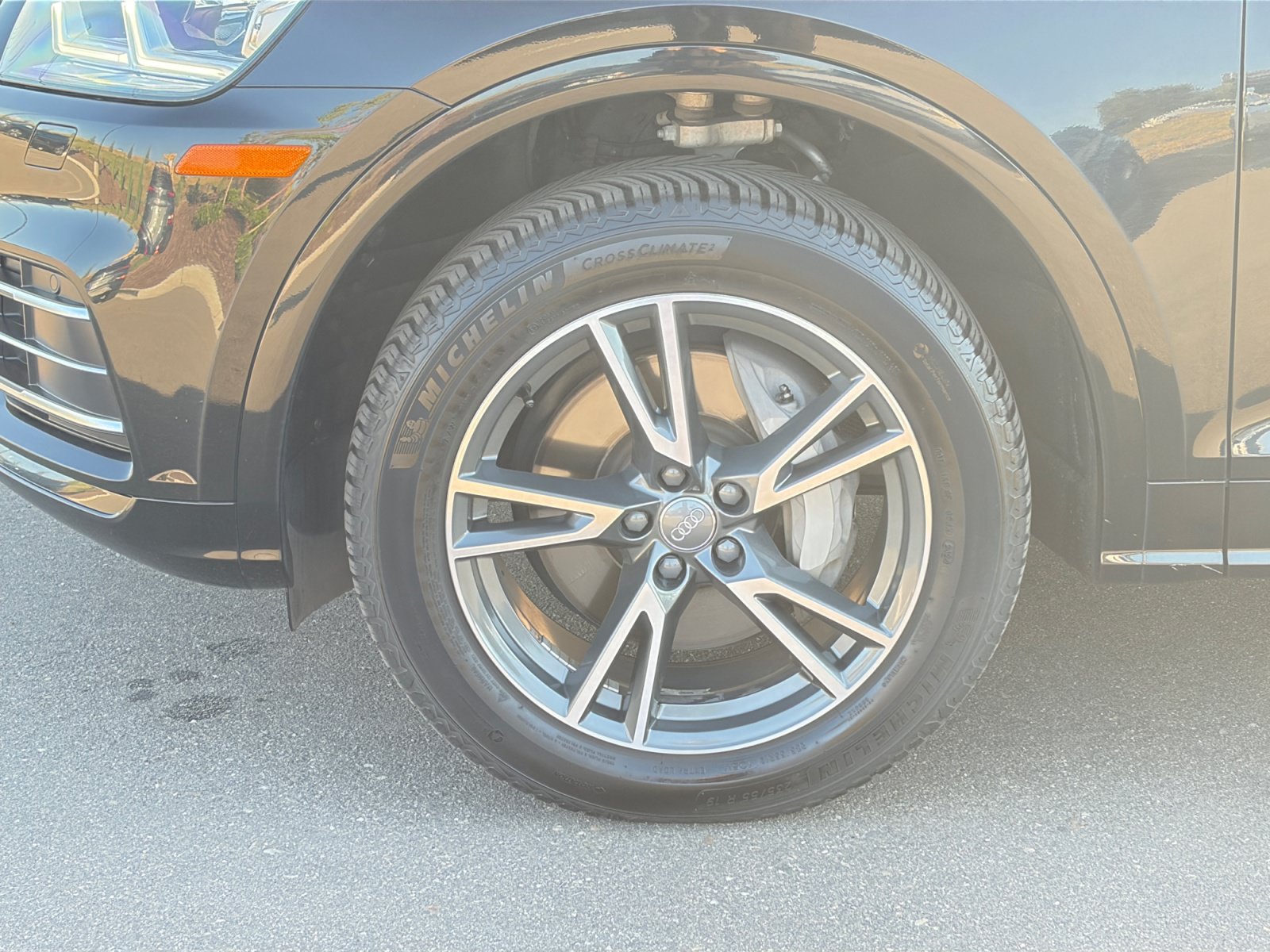 Used 2020 Audi Q5 e Premium Plus w/ Premium Plus Package AWD/4WD image 24
