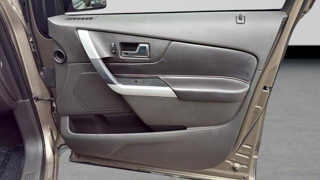Used 2013 Ford Edge SEL FWD image 26