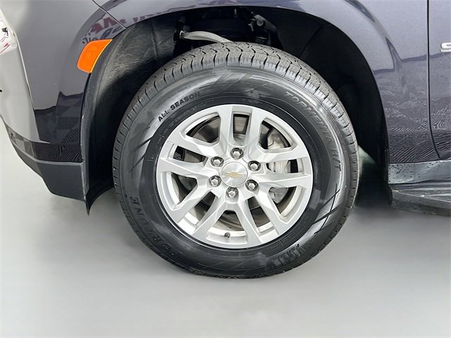 Used 2024 Chevrolet Suburban LT image 27