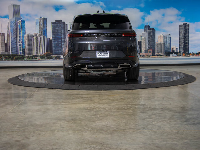 Used 2025 Land Rover Range Rover Sport Dynamic SE AWD/4WD image 10