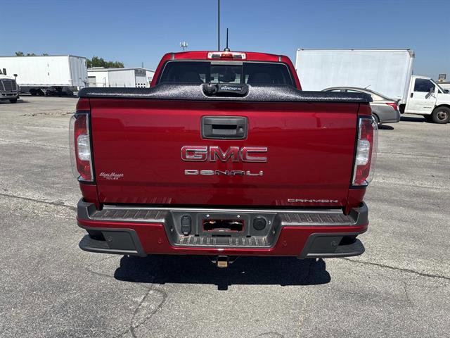 Used 2022 GMC Canyon Denali image 4