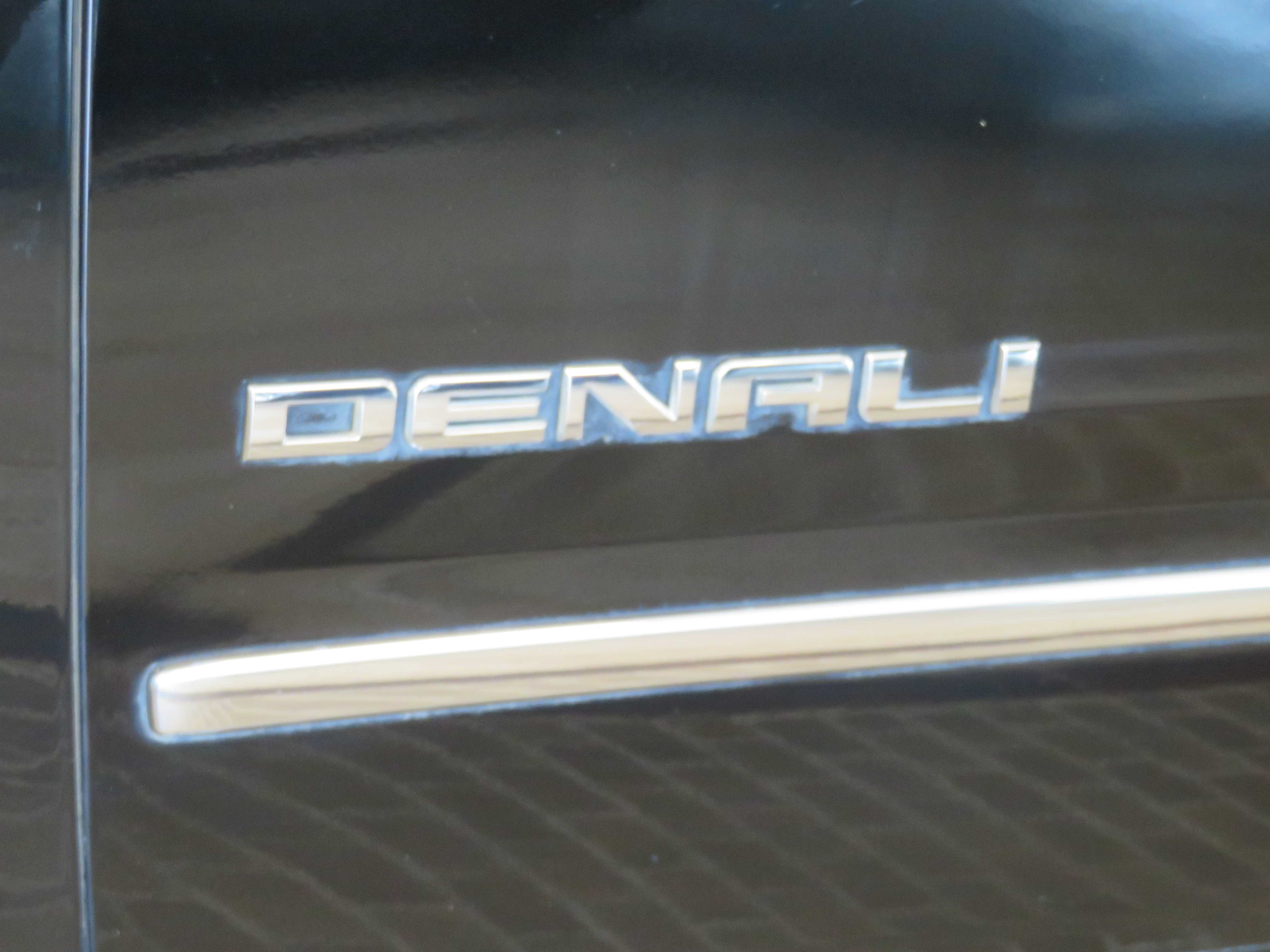 Used 2019 GMC Yukon XL Denali AWD/4WD image 85