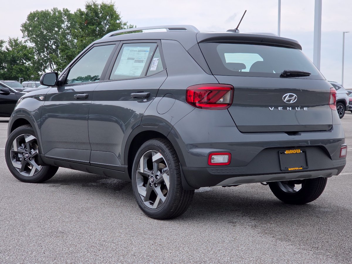 New 2026 Hyundai Venue SEL FWD image 18