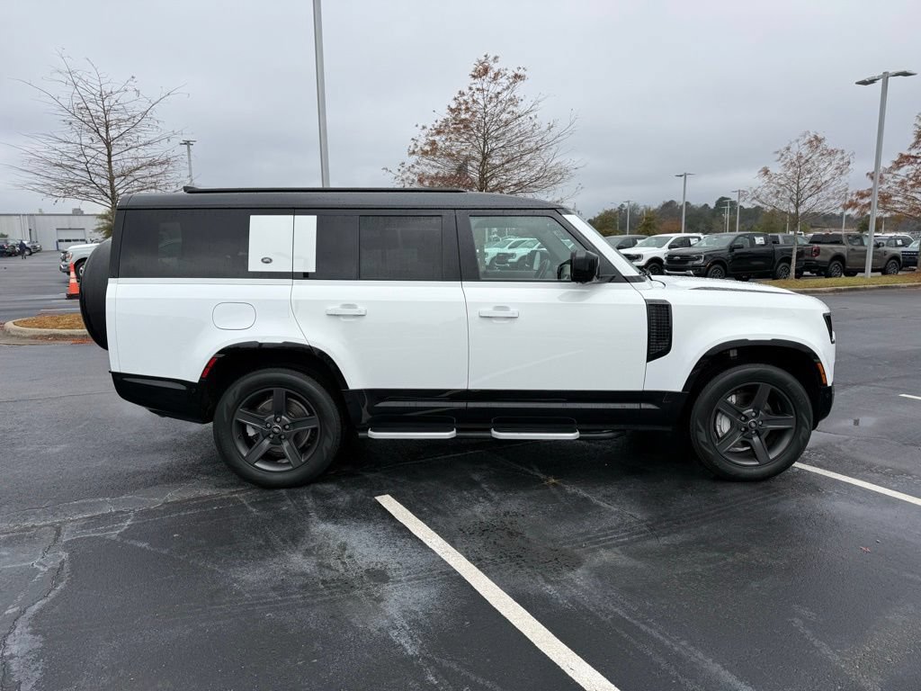 Used 2023 Land Rover Defender 130 X-Dynamic SE AWD/4WD image 9