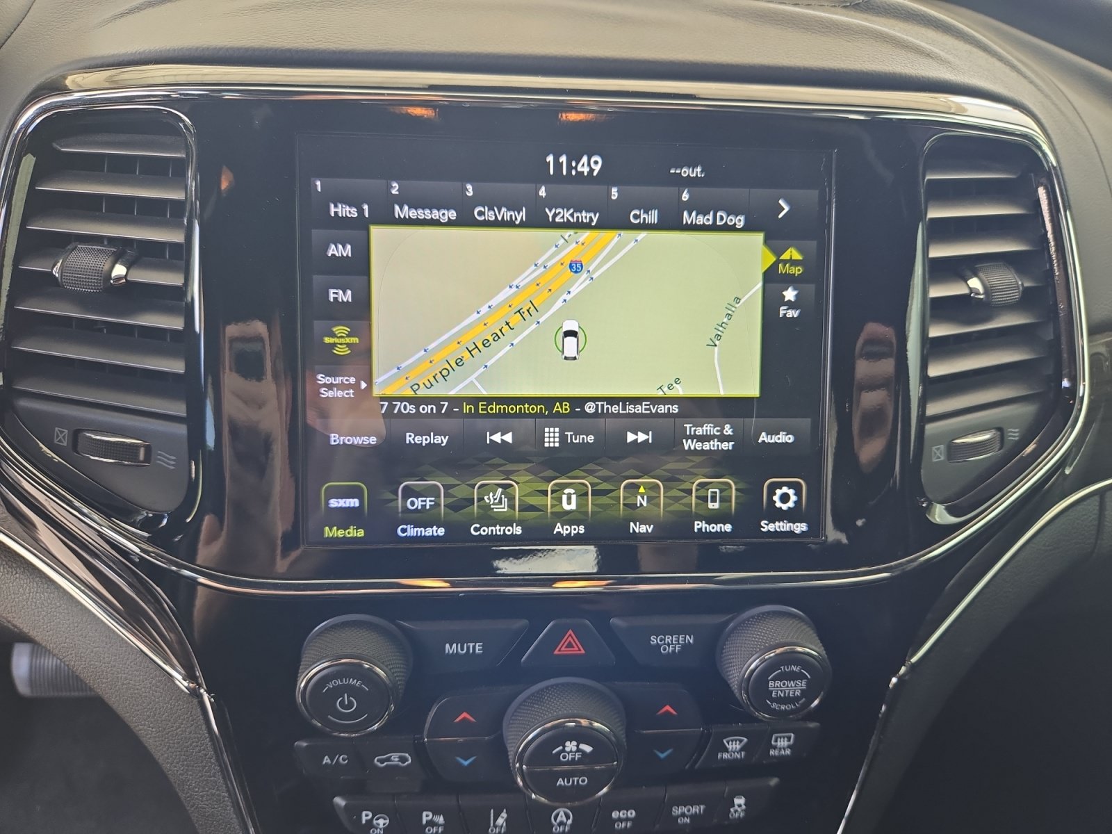 Used 2020 Jeep Grand Cherokee Overland RWD image 20
