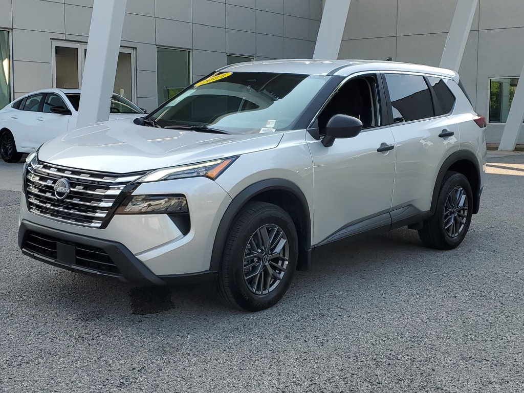 Certified 2025 Nissan Rogue S AWD/4WD image 2