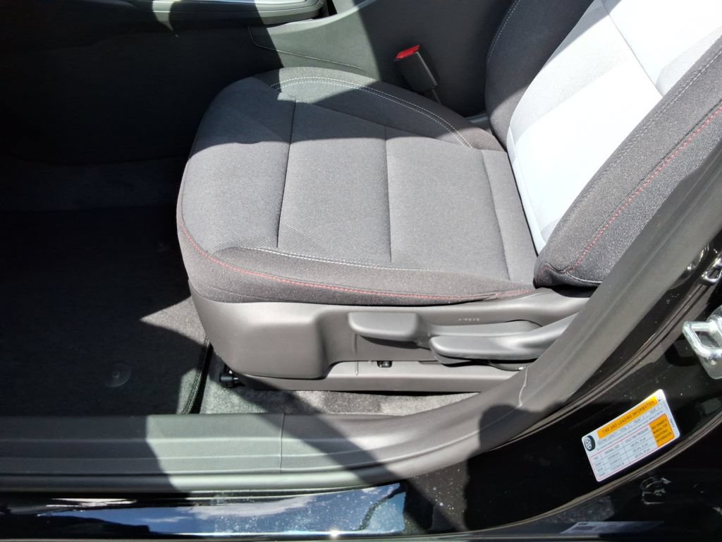 New 2026 Chevrolet Trax RS w/ Sunroof Package FWD image 22