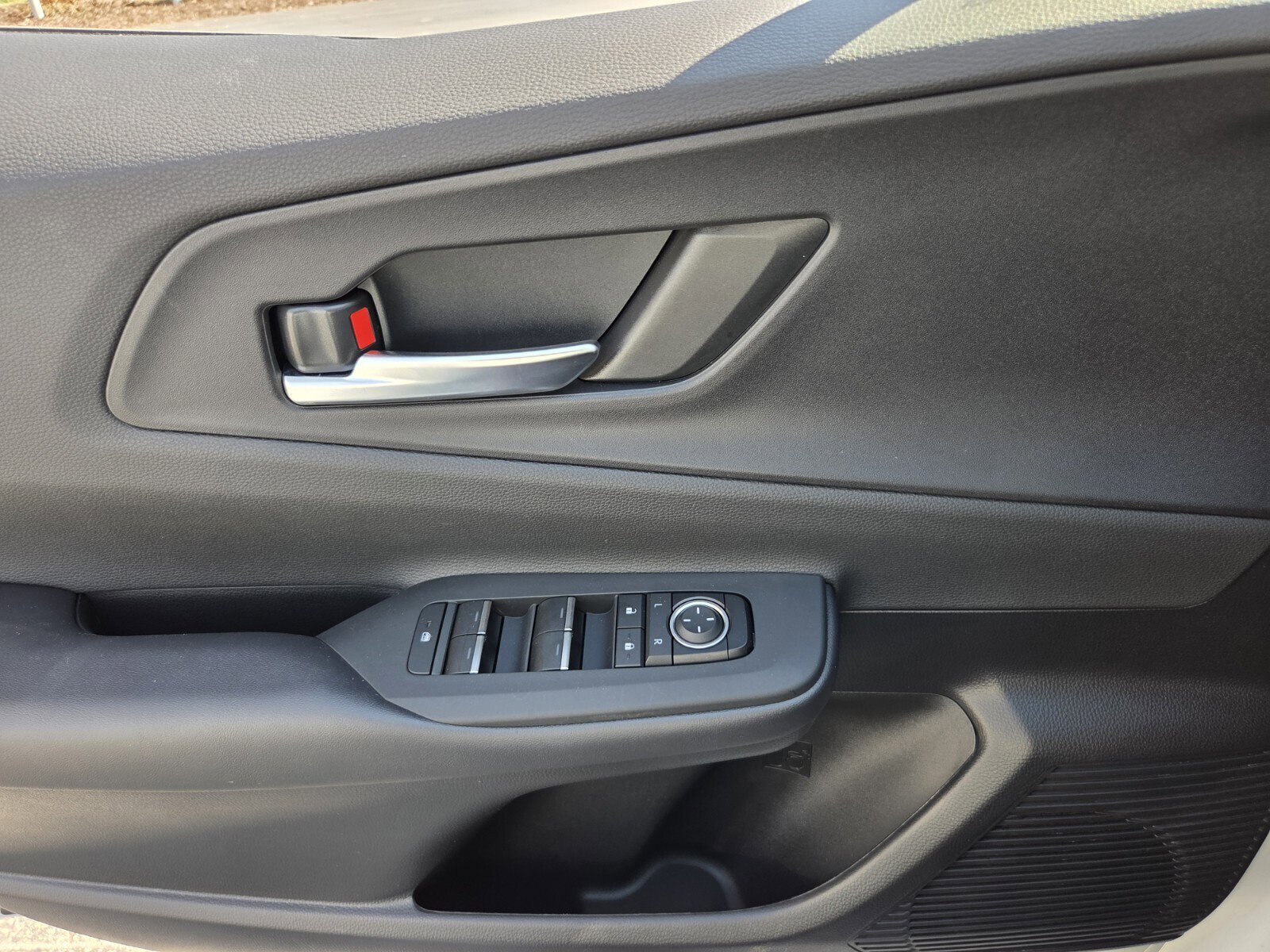 Used 2025 Toyota Prius Plug-In Hybrid FWD image 25