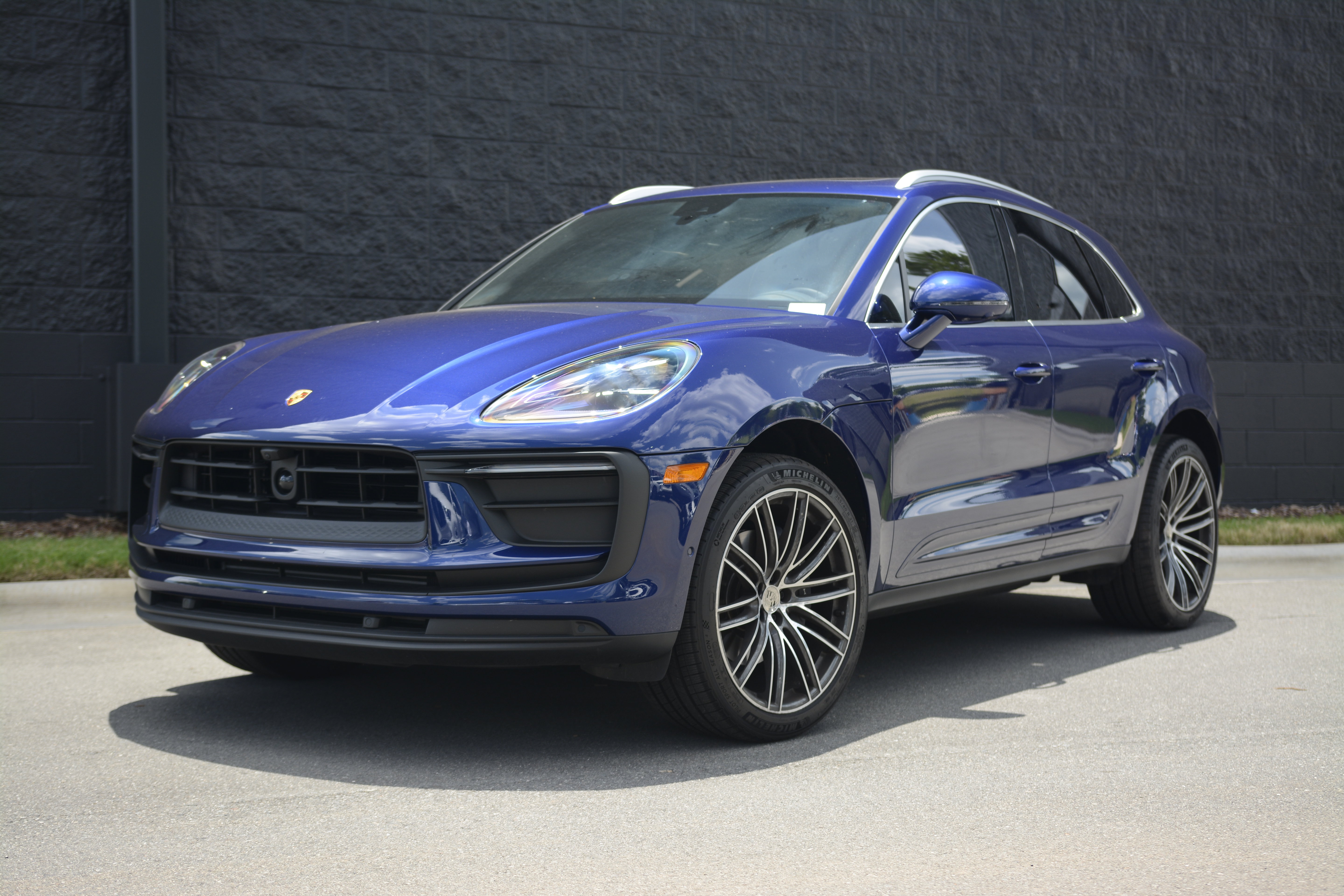 Certified 2026 Porsche Macan AWD/4WD image 43