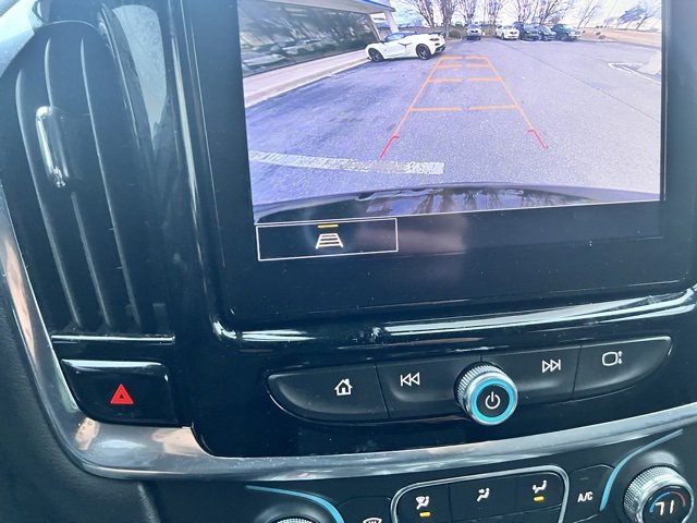 Used 2022 Chevrolet Traverse LT image 15