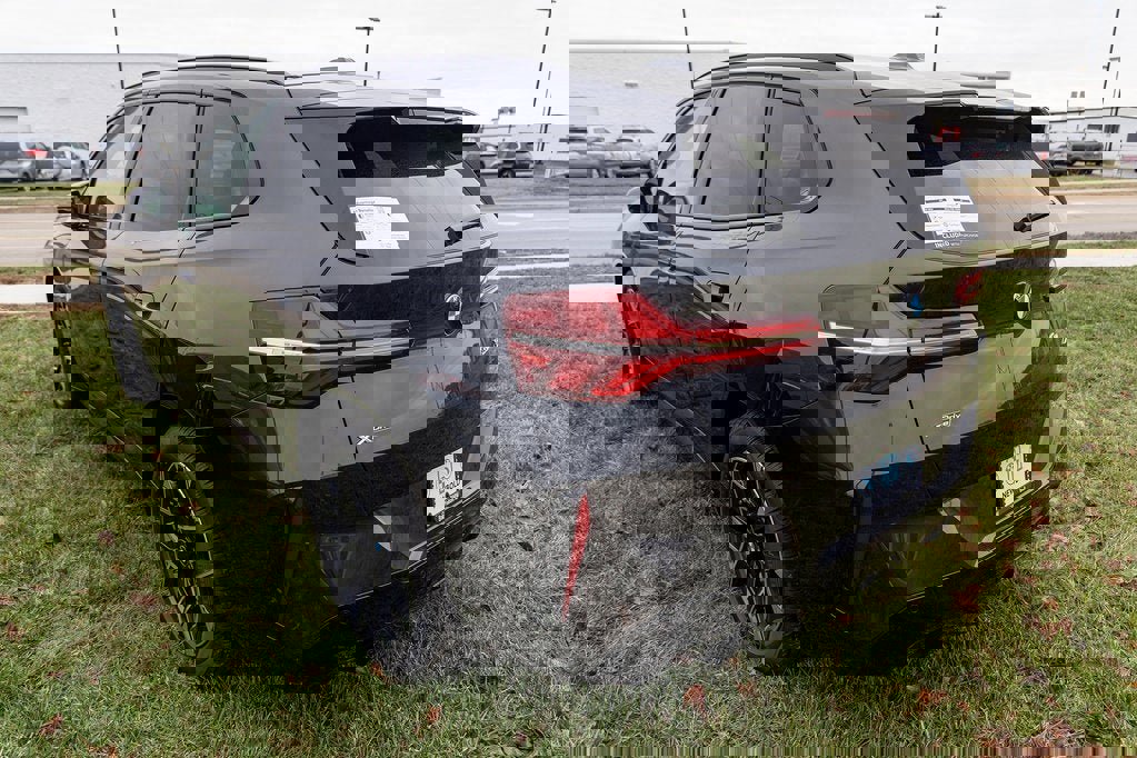 New 2026 BMW X3 xDrive30 w/ Premium Package image 2