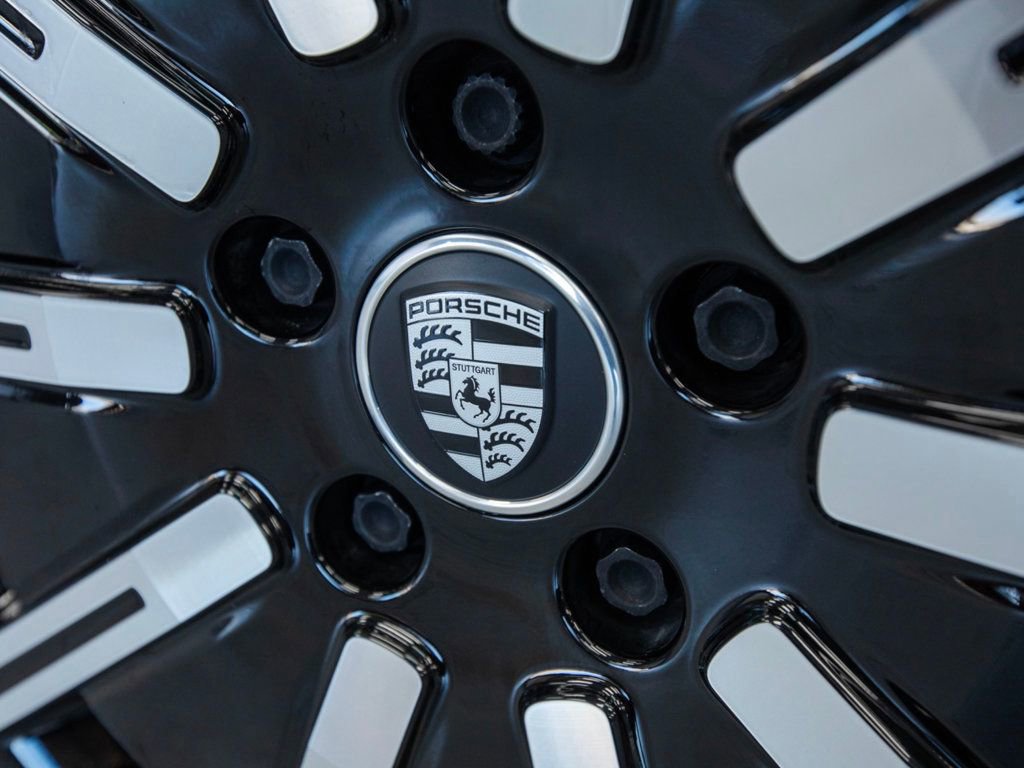 Used 2022 Porsche Taycan 4S image 11