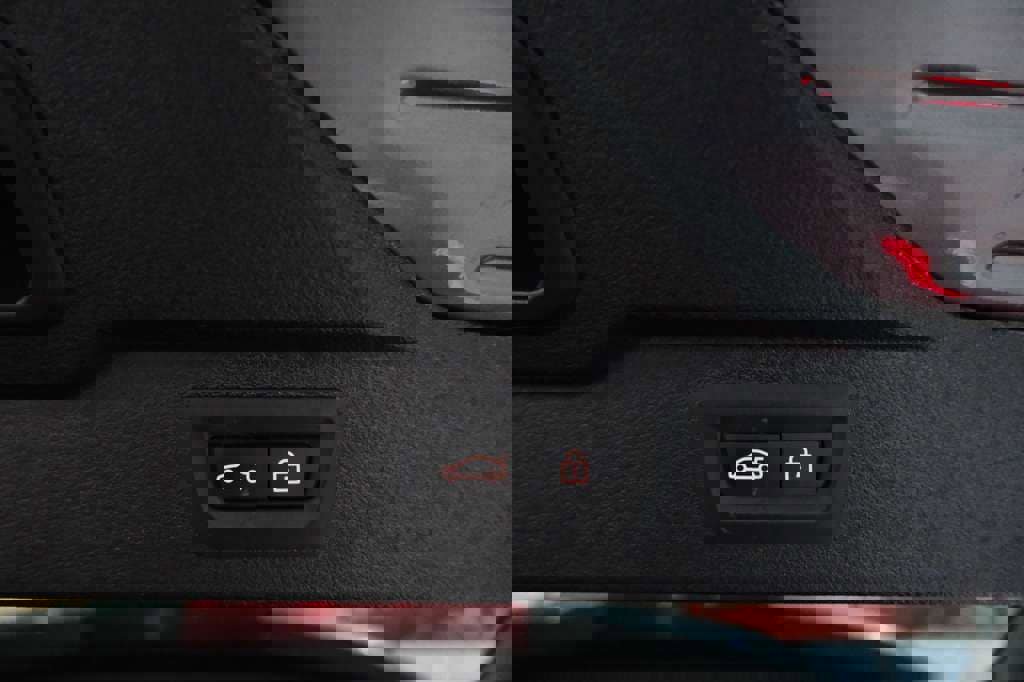 Used 2018 BMW X5 xDrive50i image 11