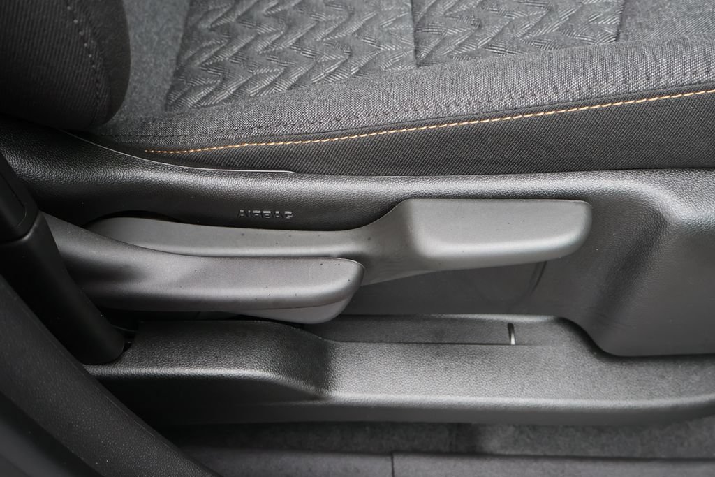 Certified 2023 Chevrolet Equinox LT FWD image 44