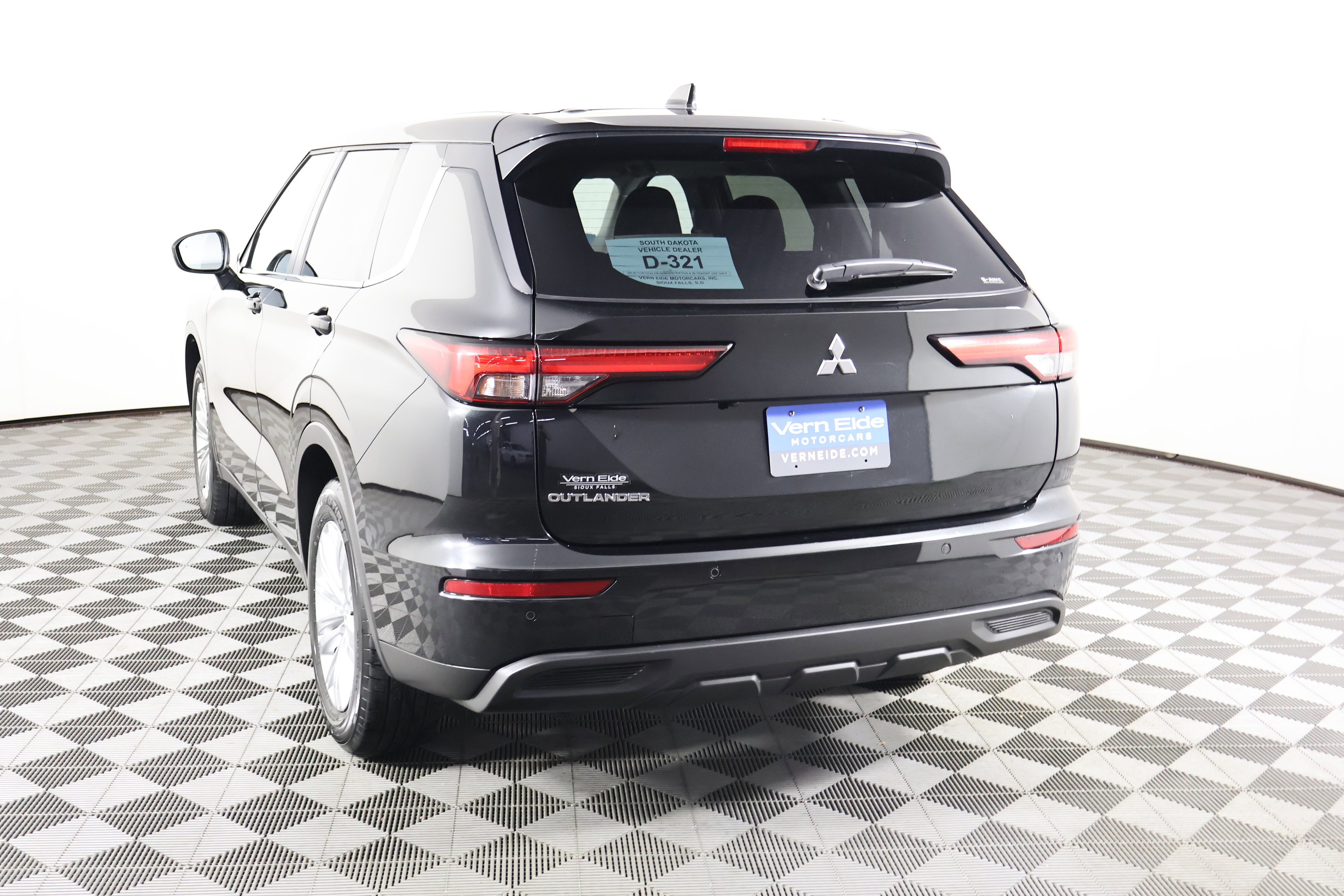 Used 2024 Mitsubishi Outlander ES image 7