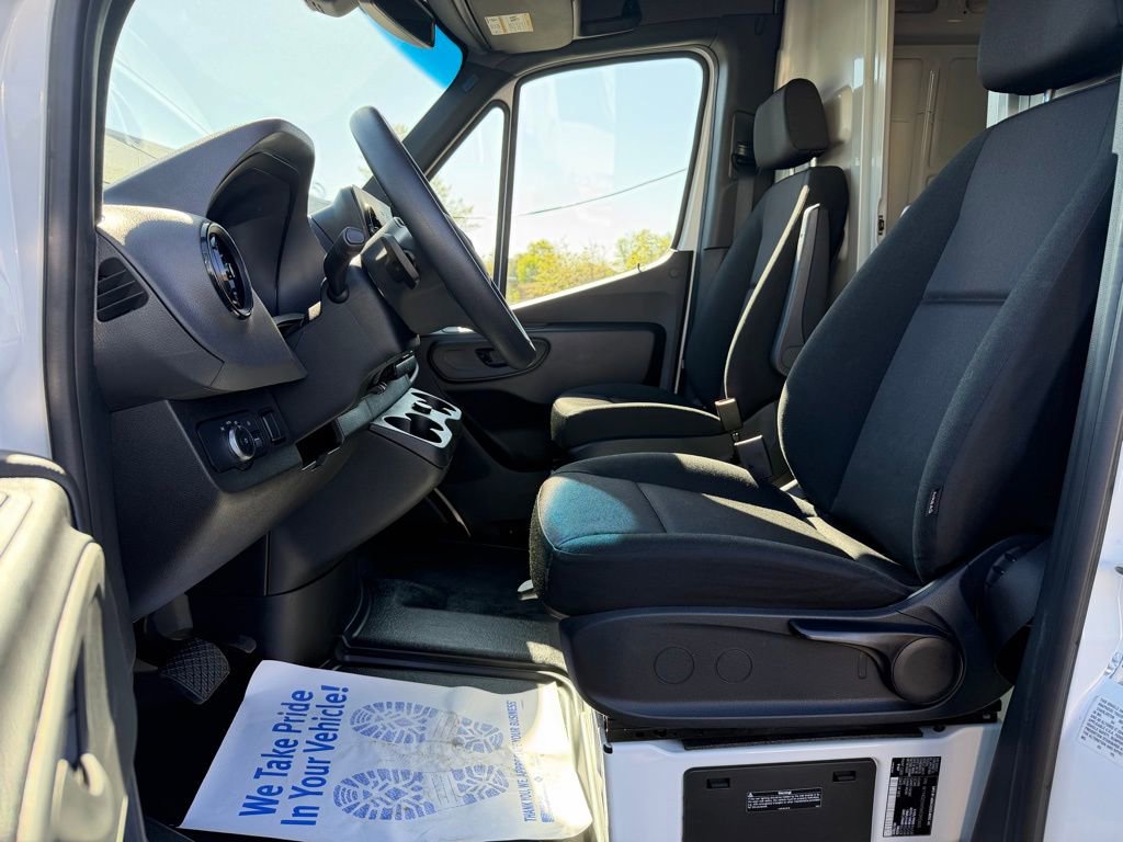 Used 2022 Mercedes-Benz Sprinter 2500 image 15