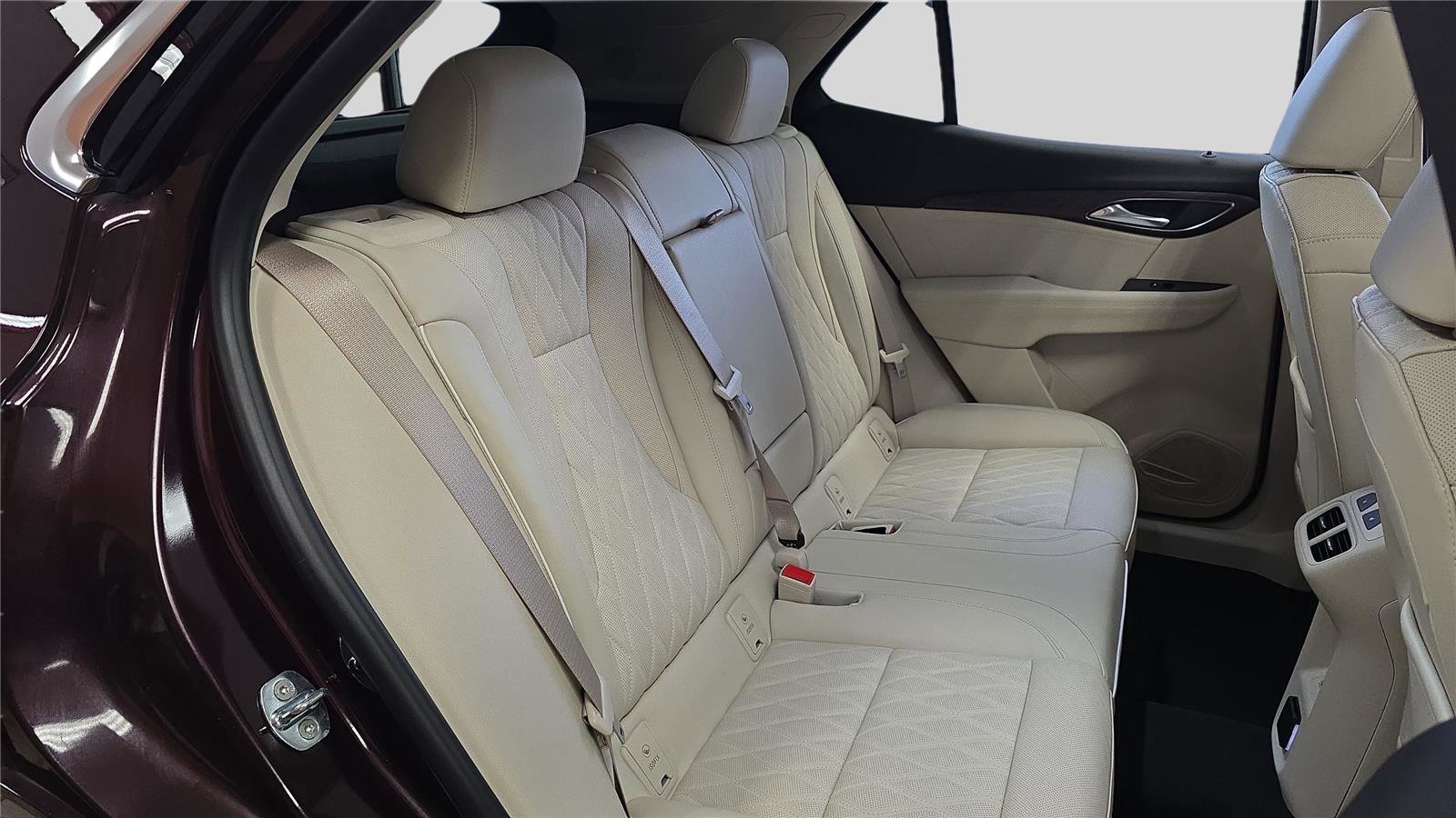 Used 2023 Buick Envision Avenir image 14