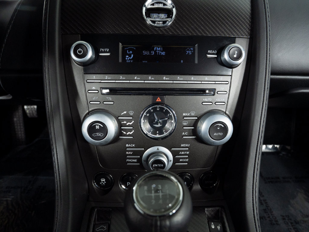 Used 2015 Aston Martin V8 Vantage GT RWD image 28
