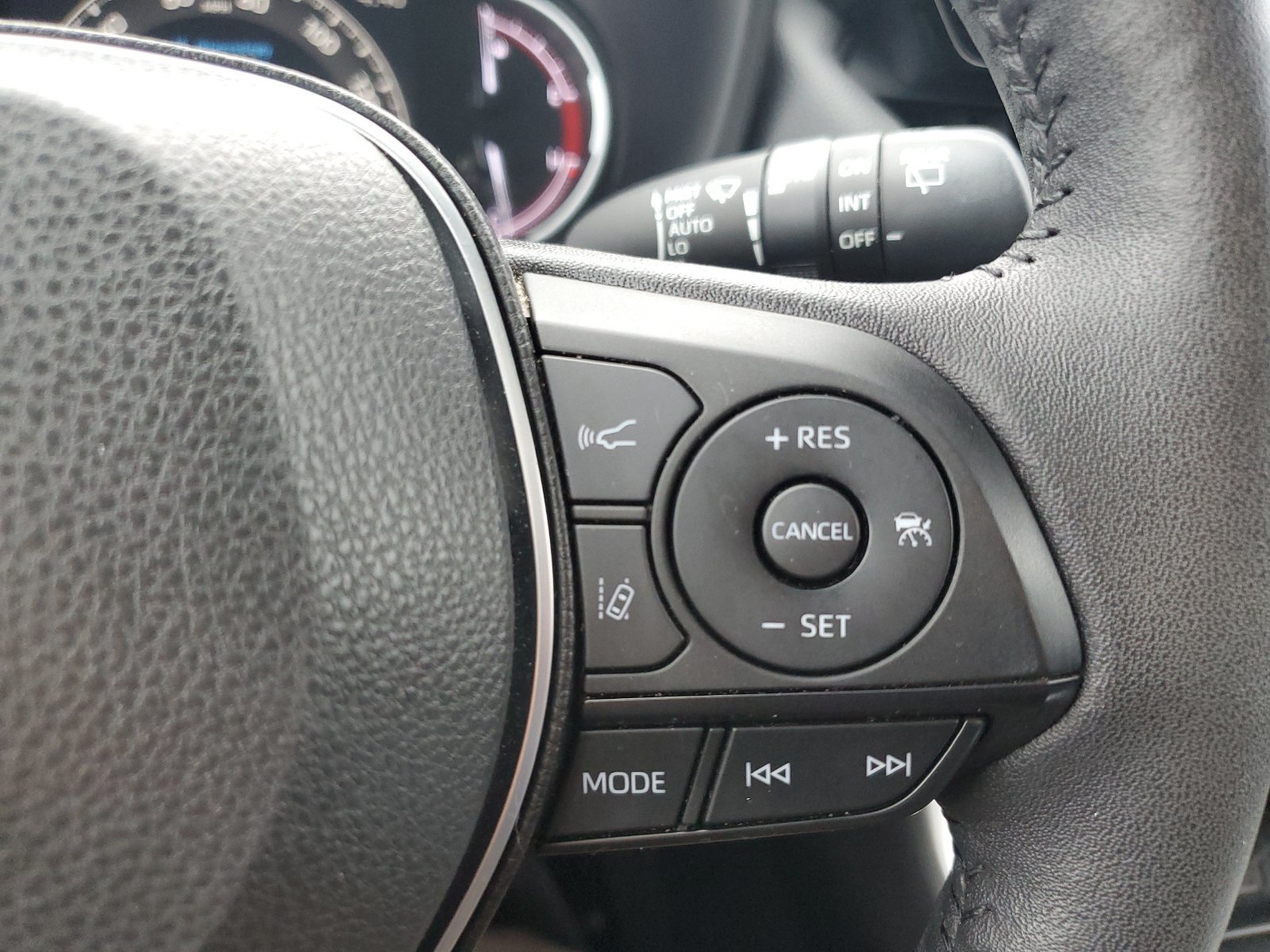 Certified 2023 Toyota RAV4 XLE Premium AWD/4WD image 23