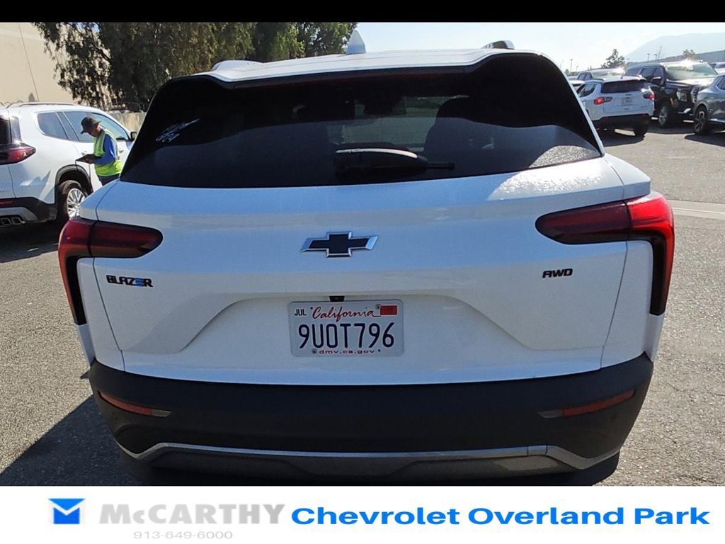 Used 2025 Chevrolet Blazer EV LT AWD/4WD image 3