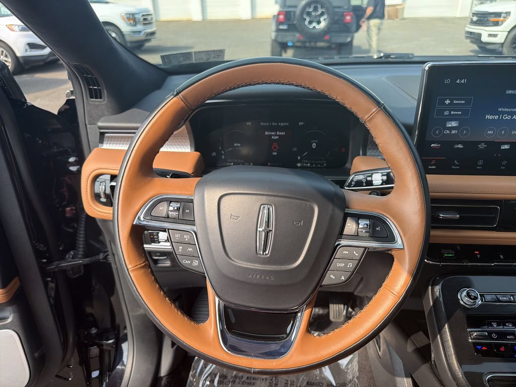 Certified 2023 Lincoln Nautilus Black Label w/ Class II Trailer Tow Package AWD/4WD image 22