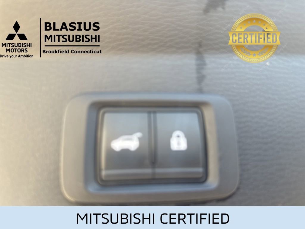 Used 2024 Mitsubishi Outlander SEL AWD/4WD image 18