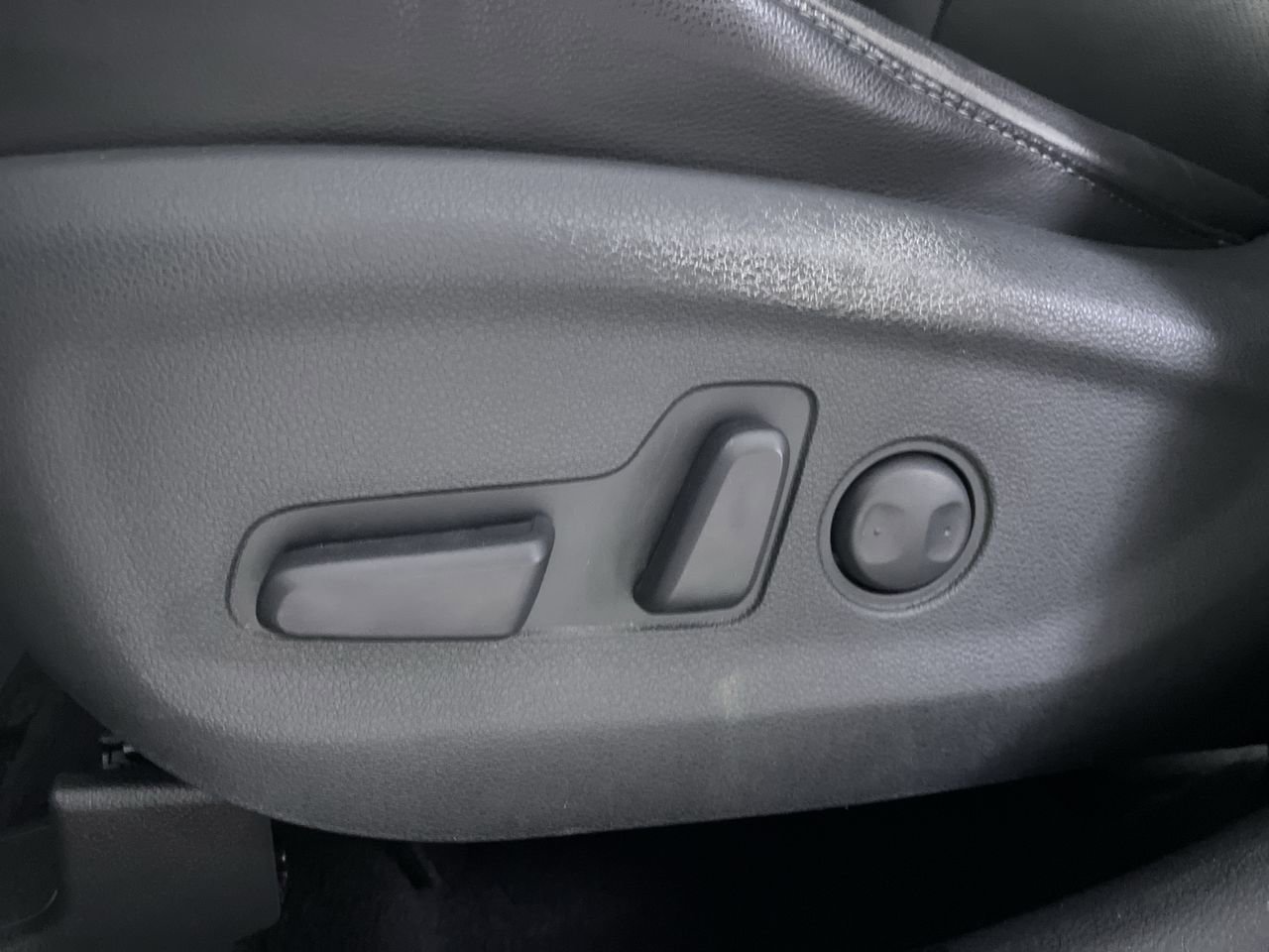 Used 2020 Hyundai Tucson Ultimate w/ Cargo Package AWD/4WD image 13