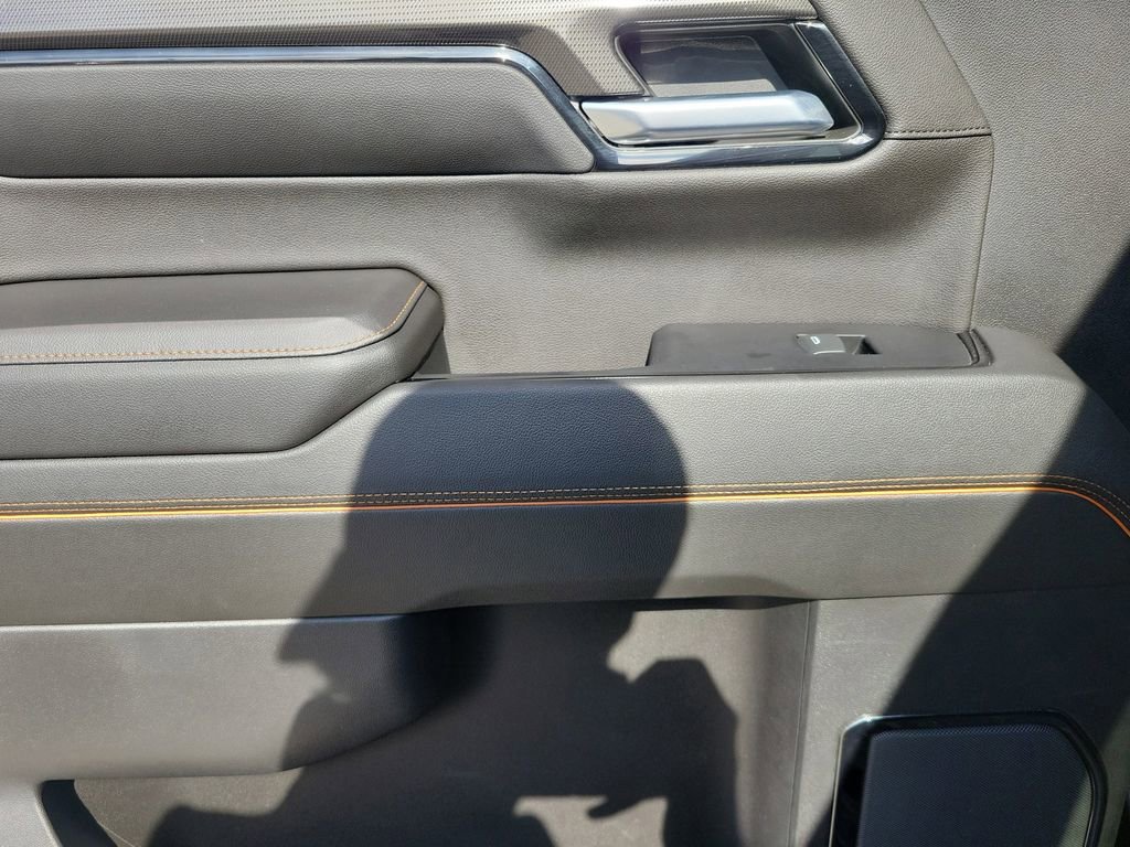 Used 2022 GMC Sierra 1500 AT4 w/ AT4 Premium Package image 9