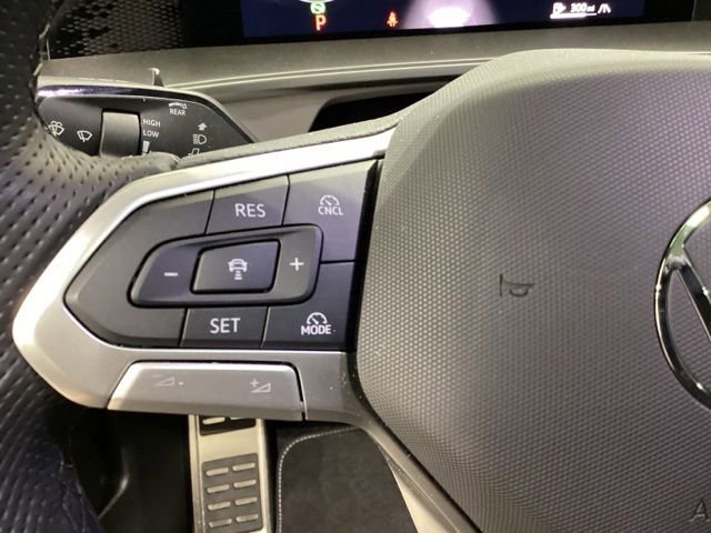 Used 2025 Volkswagen Tiguan SE R-Line AWD/4WD image 20