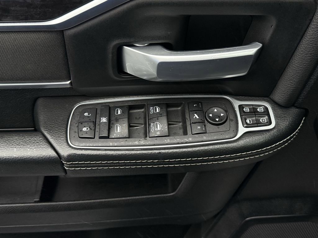 Used 2024 RAM 2500 Big Horn w/ Sport Appearance Package image 17