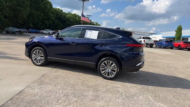 Used 2022 Toyota Venza XLE AWD/4WD image 6